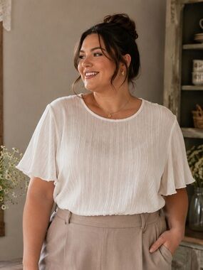 156.) Tradition / White Pleated Tank Top
